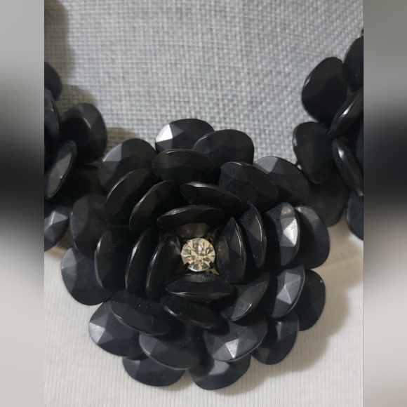 Vintage Statement  Gold Plated Necklace Big Black Plastic Roses w/ crystals. - Picture 3 of 10